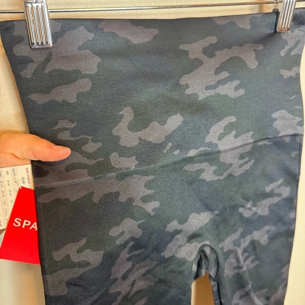 NWT Spanx Black Gray Look At Me Now Bike Shorts Camo Camouflage